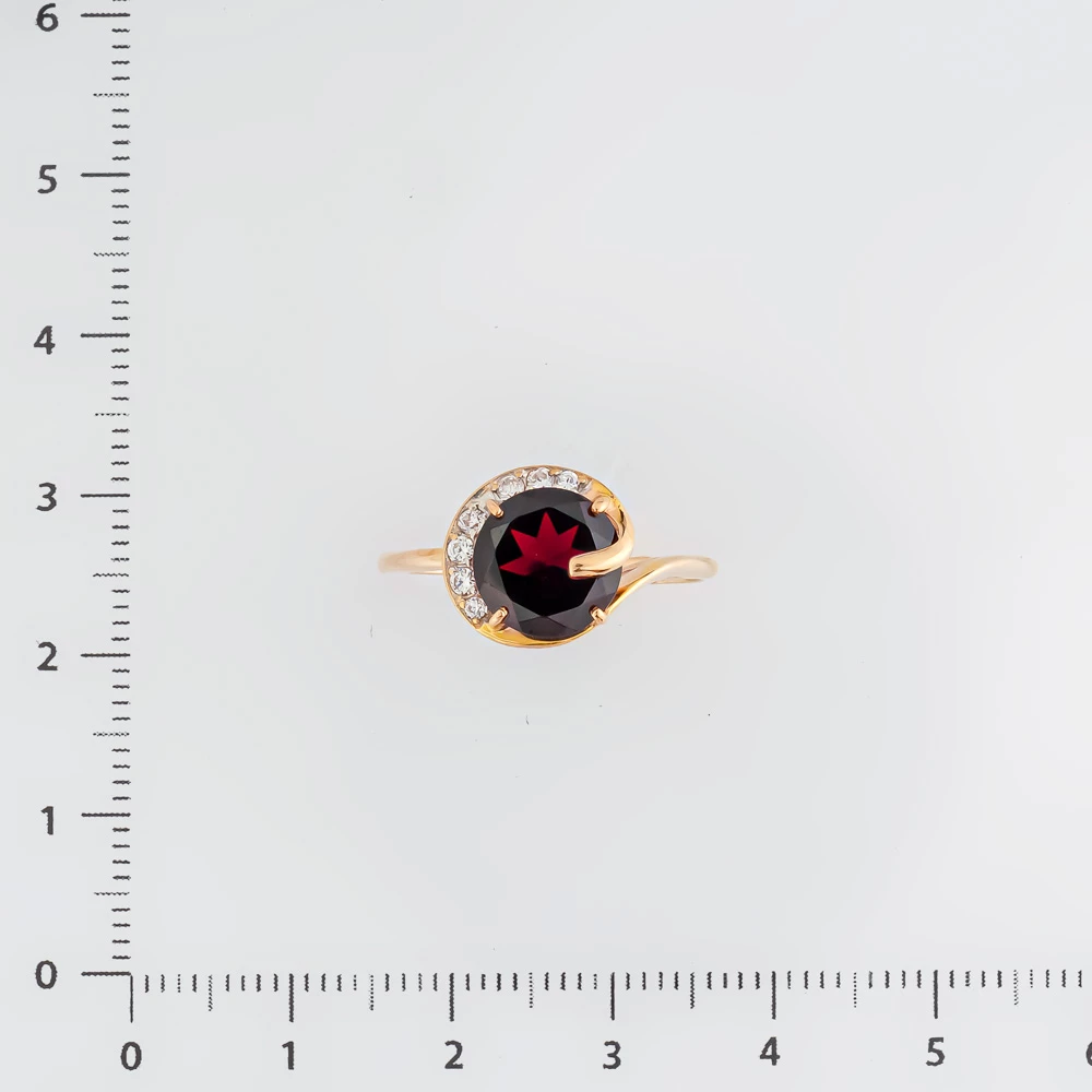 Кольцо с гранатом из красного золота 585 пробы