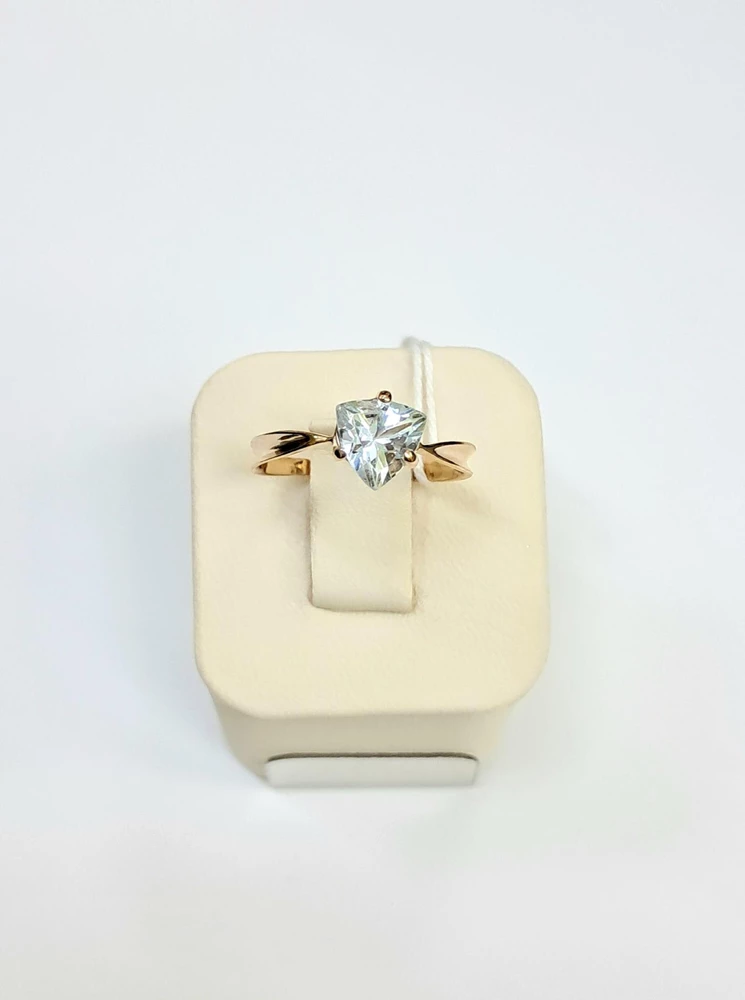 Кольцо с топазом из красного золота 585 пробы