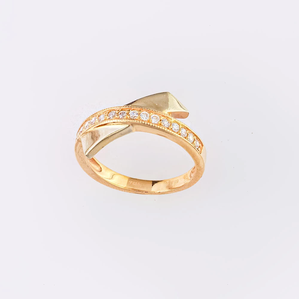 Кольцо с фианитом из красного золота 585 пробы