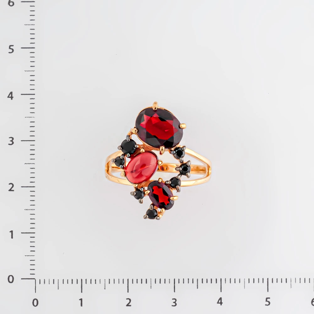 Кольцо с гранатом из красного золота 585 пробы