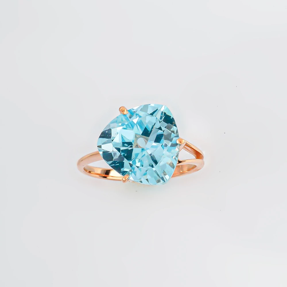 Кольцо с топазом из красного золота 585 пробы