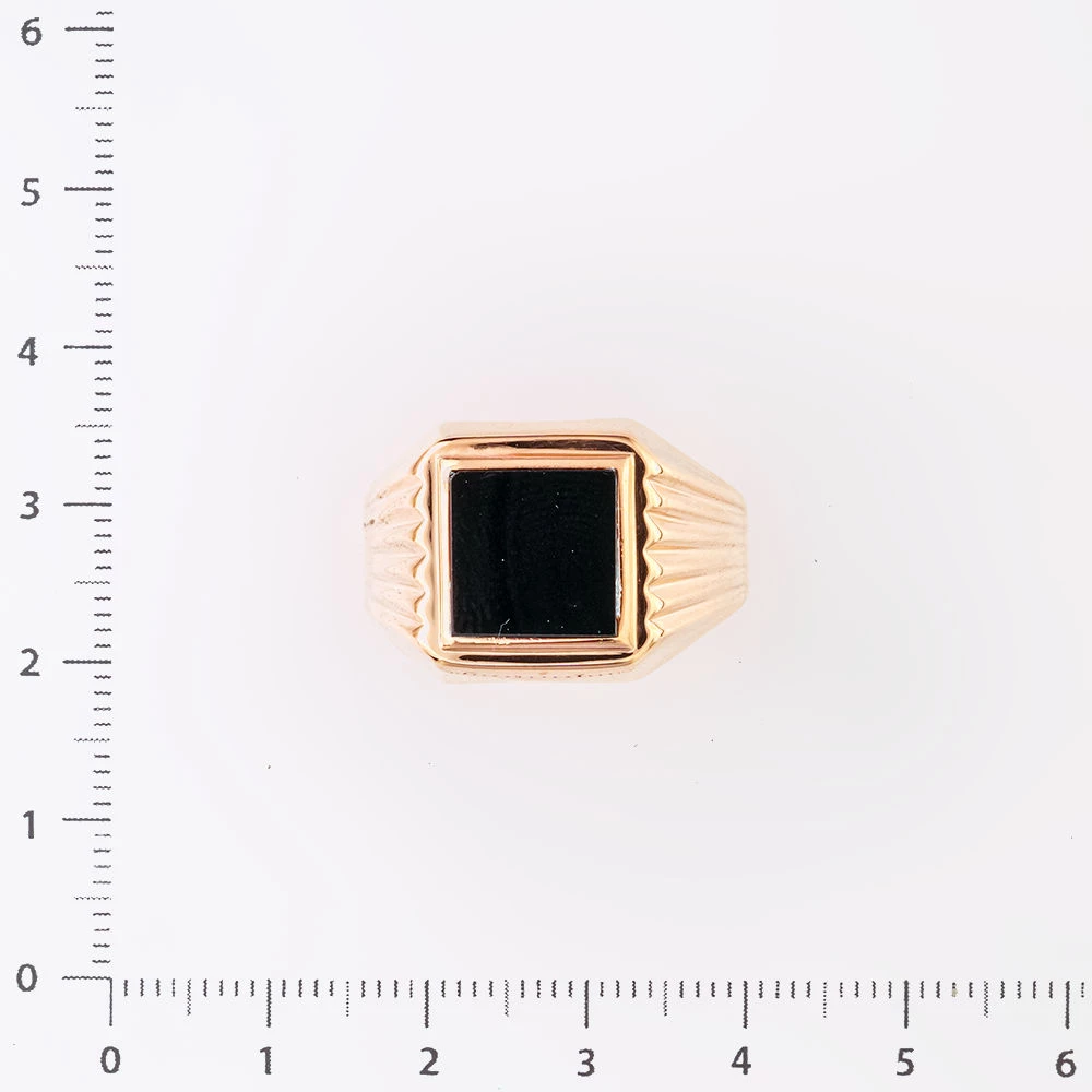 Кольцо с ониксом из красного золота 585 пробы