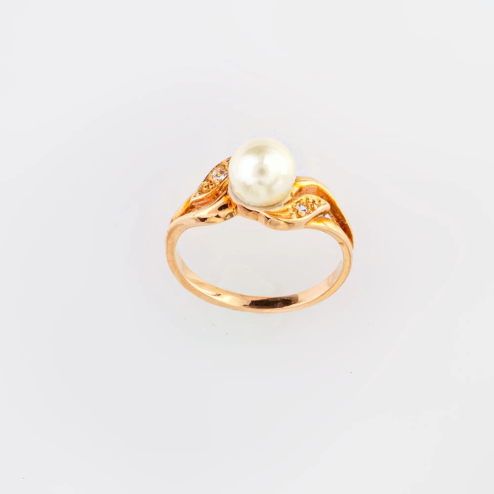 Кольцо с культивированным жемчугом из красного золота 585 пробы