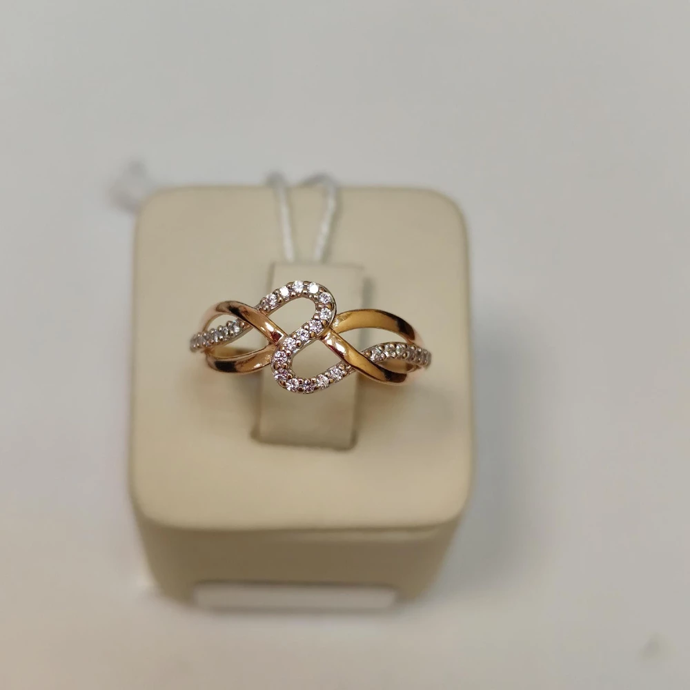 Кольцо с фианитом из красного золота 585 пробы