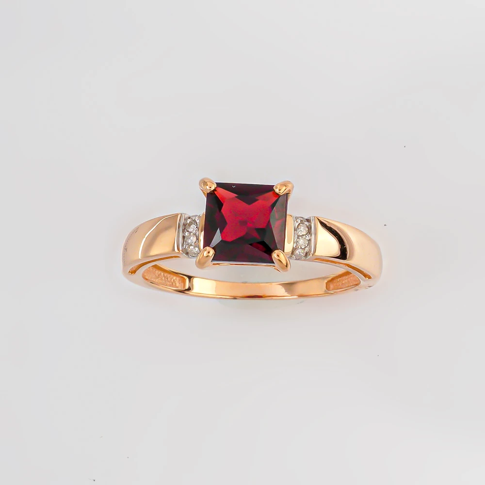 Кольцо с гранатом из красного золота 585 пробы