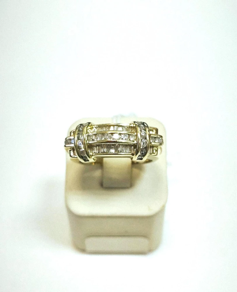 Кольцо с бриллиантом из желтого золота 585 пробы