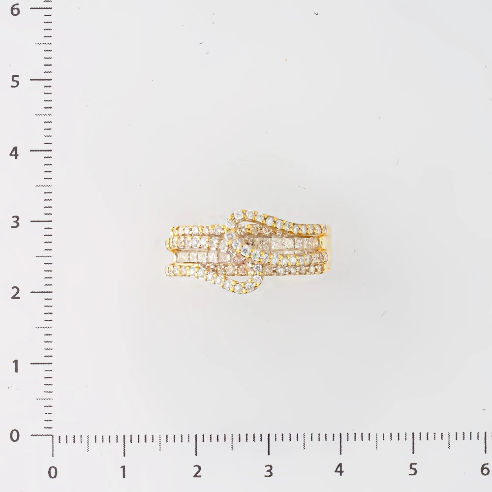 Кольцо с бриллиантом из желтого золота 750 пробы