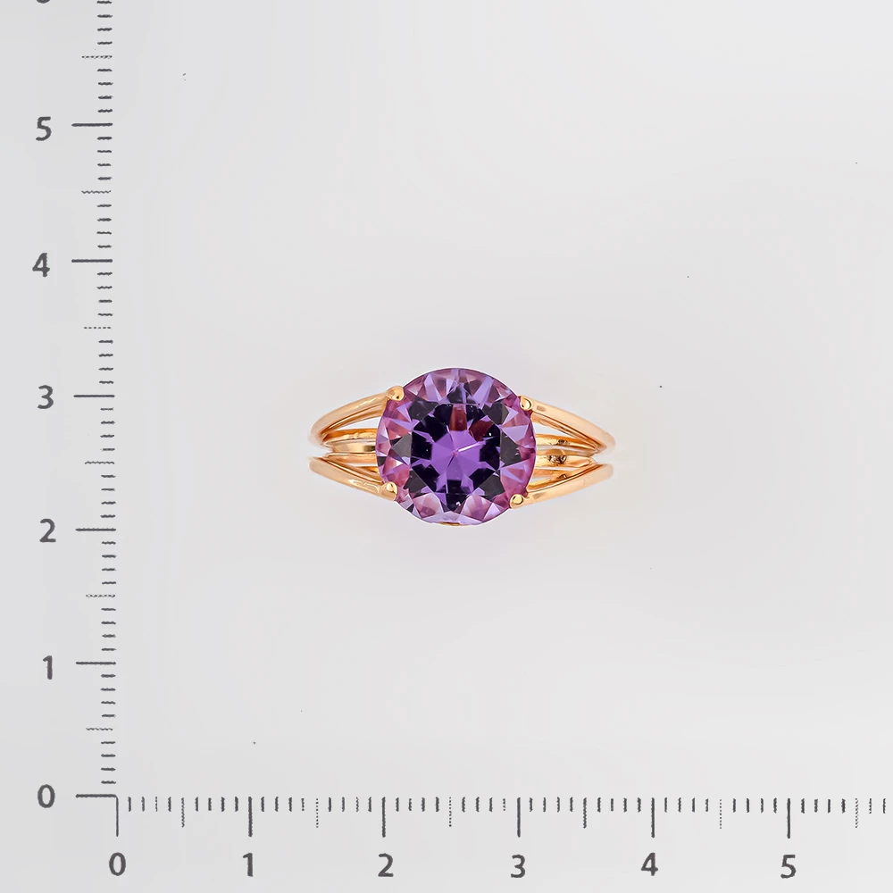 Кольцо с аметистом из красного золота 585 пробы Кольцо с аметистом из красного золота 585 пробы