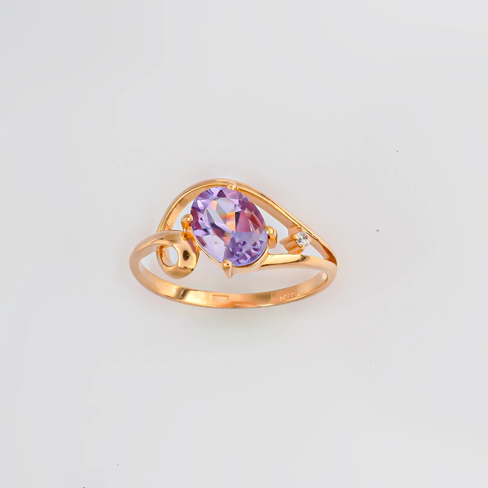 Кольцо с аметистом из красного золота 585 пробы Кольцо с аметистом из красного золота 585 пробы