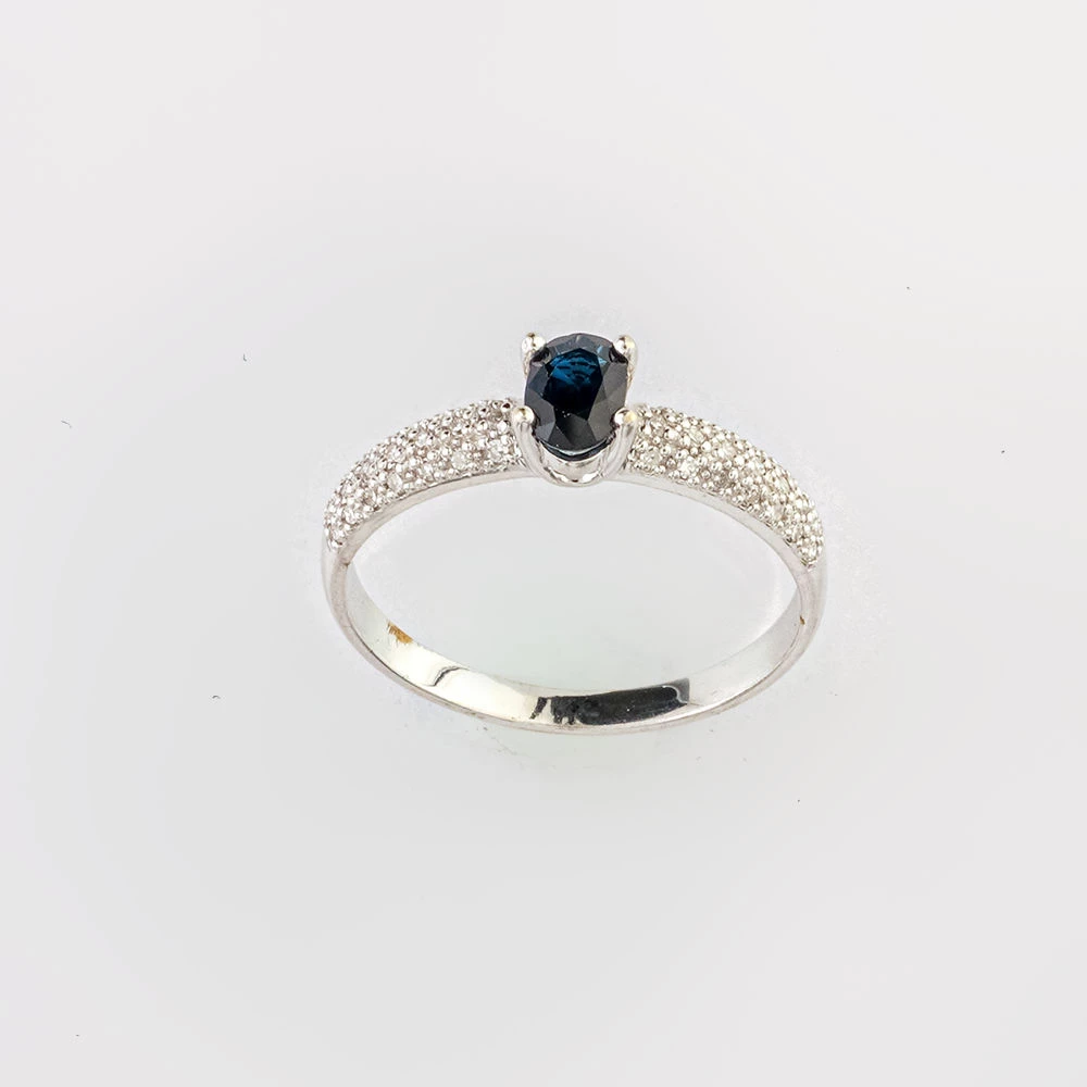 Кольцо с сапфиром из белого золота 585 пробы Кольцо с сапфиром из белого золота 585 пробы