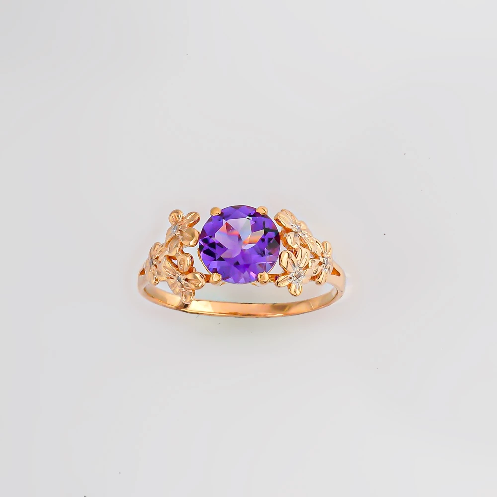 Кольцо с аметистом из красного золота 585 пробы Кольцо с аметистом из красного золота 585 пробы