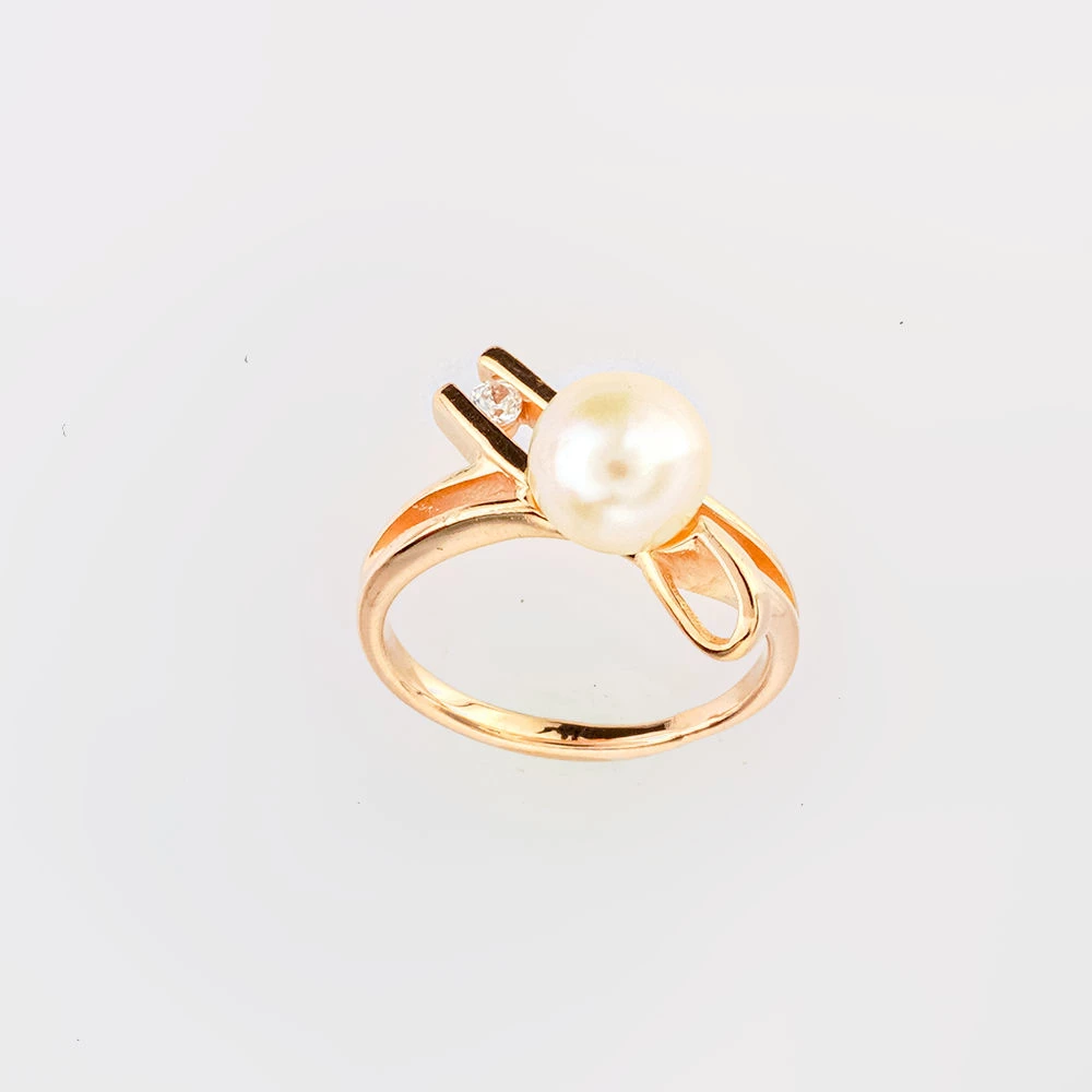 Кольцо с культивированным жемчугом из красного золота 585 пробы