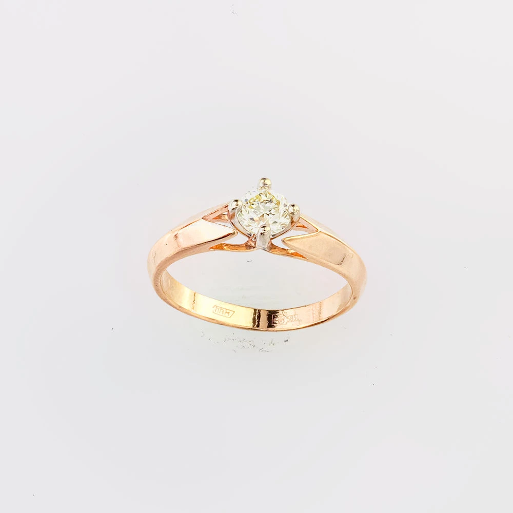 Кольцо с бриллиантом из красного золота 585 пробы