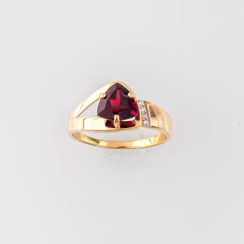 Кольцо с гранатом из красного золота 585 пробы
