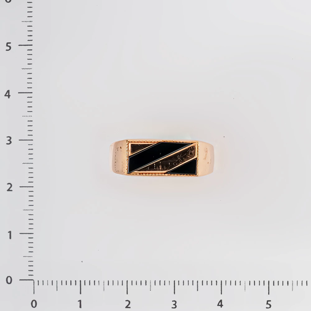 Кольцо с ониксом из красного золота 585 пробы Кольцо с ониксом из красного золота 585 пробы
