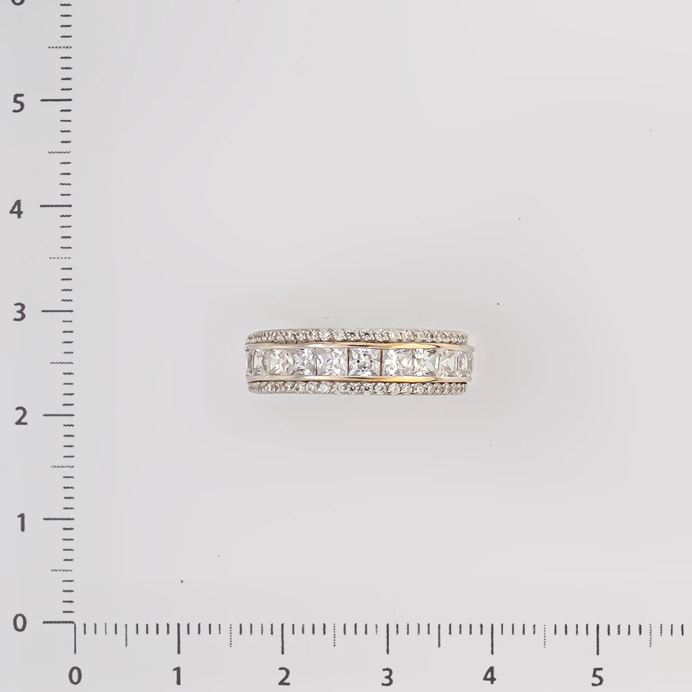 Кольцо с фианитом из белого золота 585 пробы