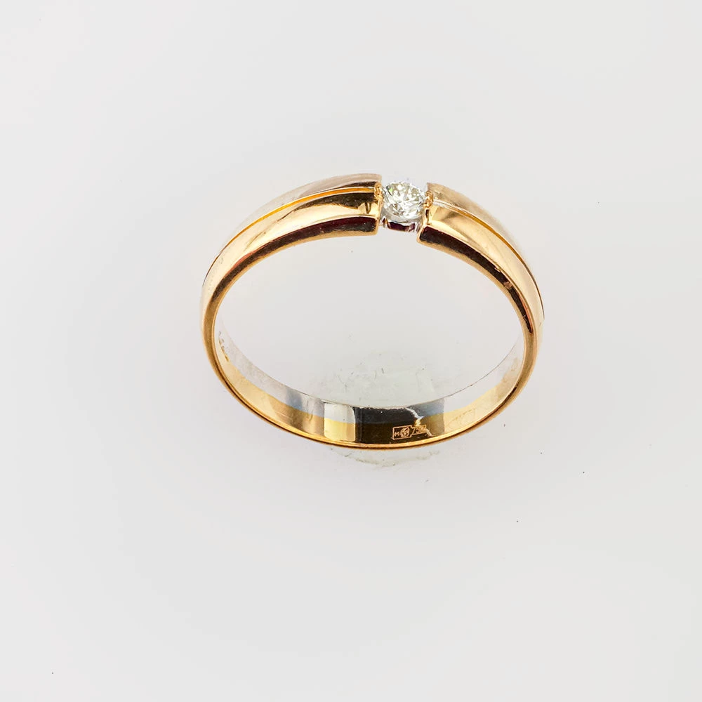 Кольцо с бриллиантом из желтого золота 750 пробы