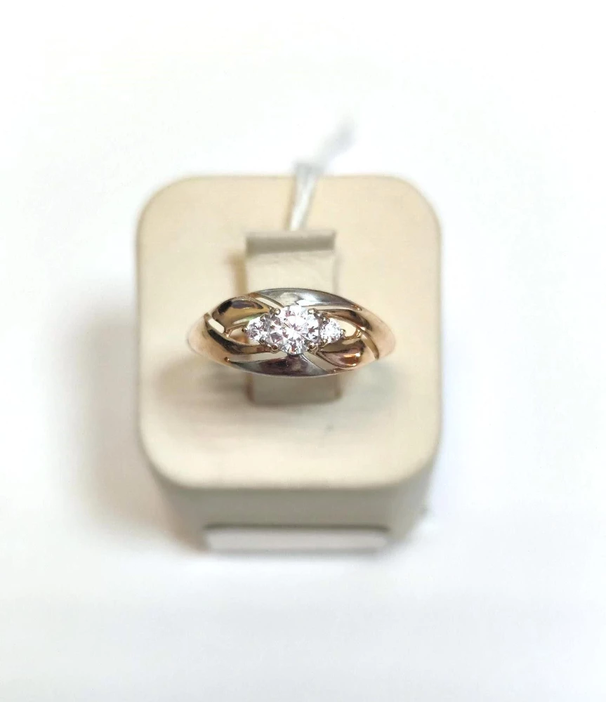 Кольцо с фианитом из красного золота 585 пробы