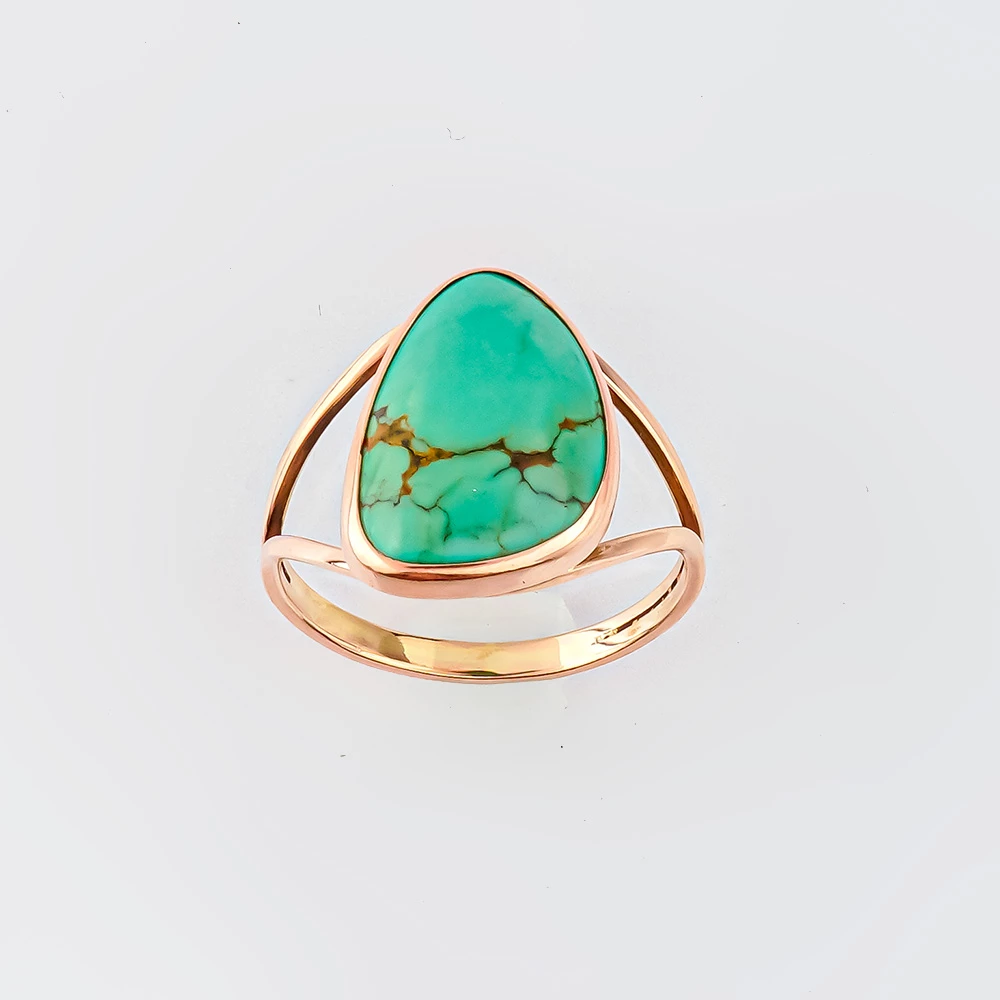 Кольцо с бирюзой из красного золота 585 пробы Кольцо с бирюзой из красного золота 585 пробы