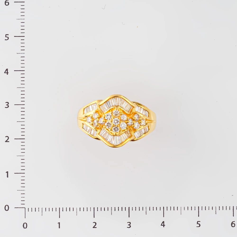 Кольцо с бриллиантом из желтого золота 750 пробы