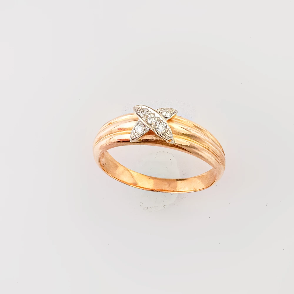 Кольцо с бриллиантом из красного золота 585 пробы