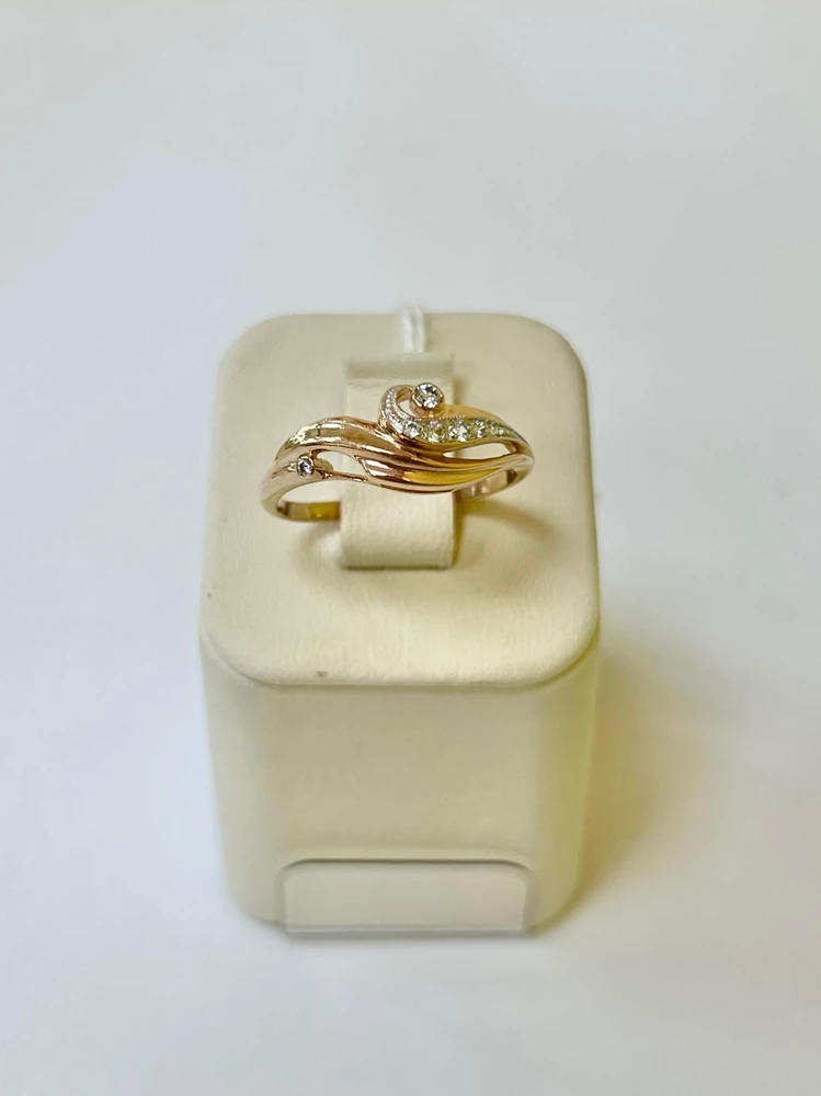 Кольцо с фианитом из красного золота 585 пробы