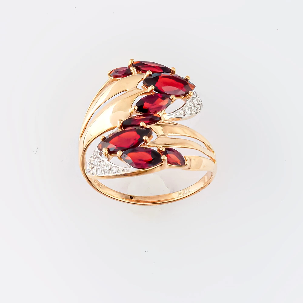 Кольцо с гранатом из красного золота 585 пробы