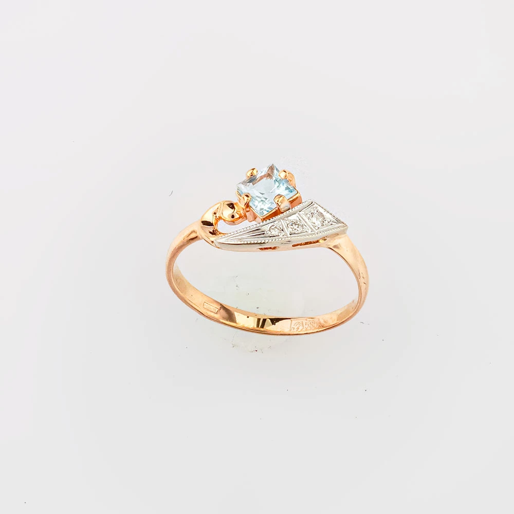 Кольцо с топазом из красного золота 585 пробы