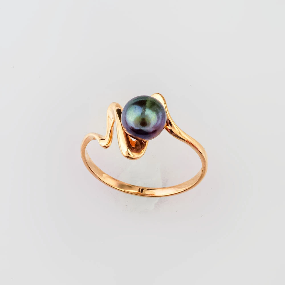 Кольцо с культивированным жемчугом из красного золота 585 пробы