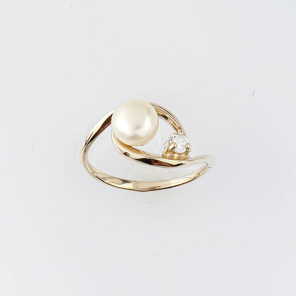 Кольцо с культивированным жемчугом из красного золота 585 пробы