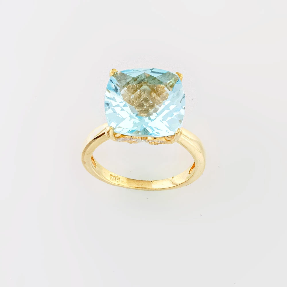 Кольцо с топазом из желтого золота 585 пробы