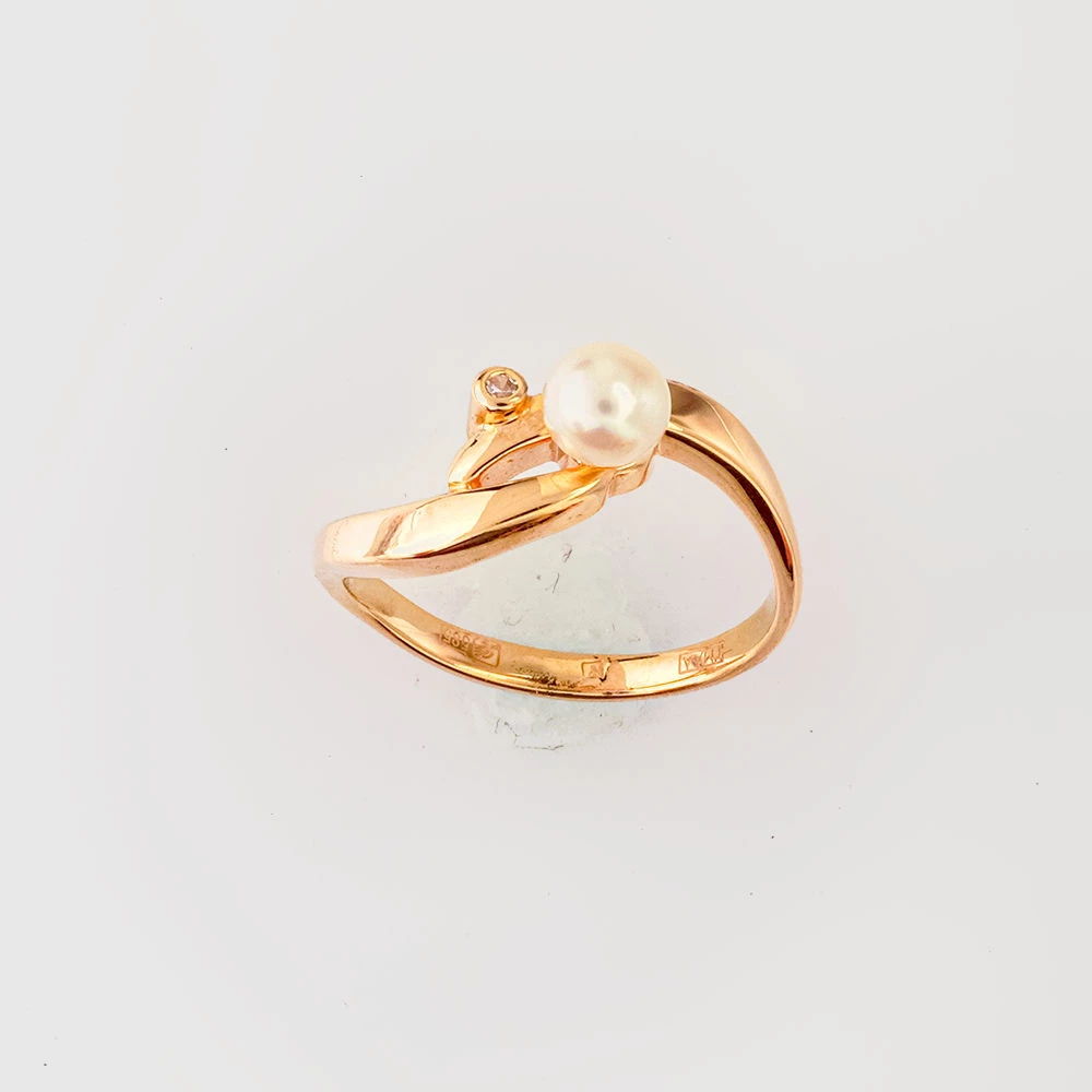 Кольцо с культивированным жемчугом из красного золота 585 пробы