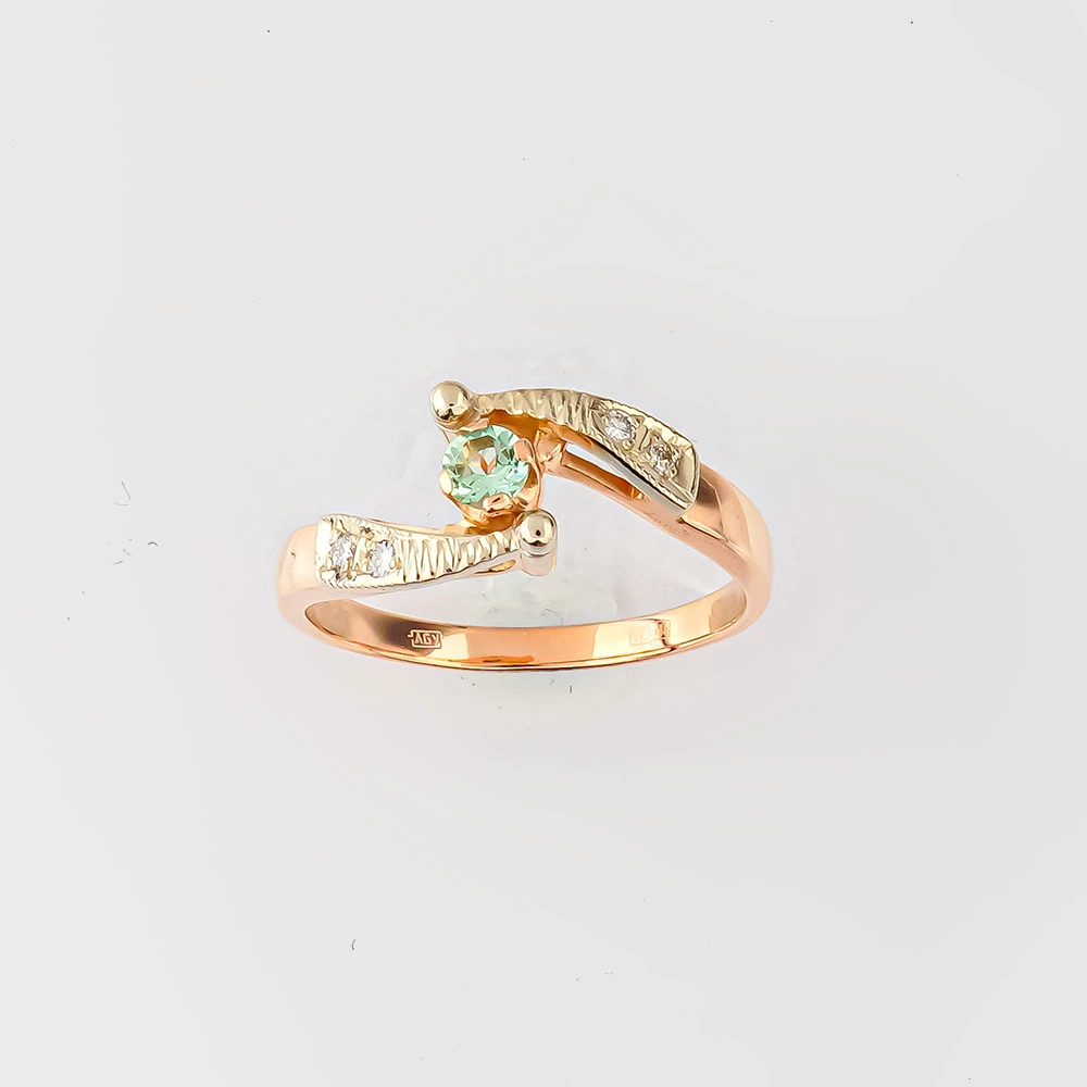 Кольцо с кварцем из красного золота 585 пробы