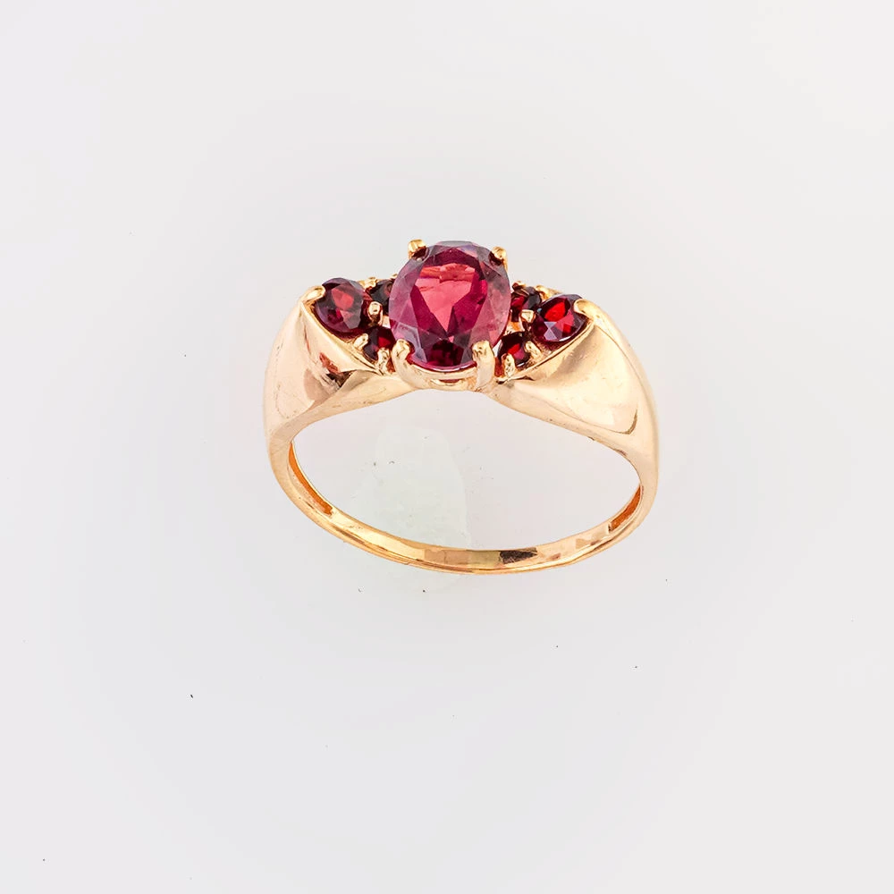 Кольцо с гранатом из красного золота 585 пробы