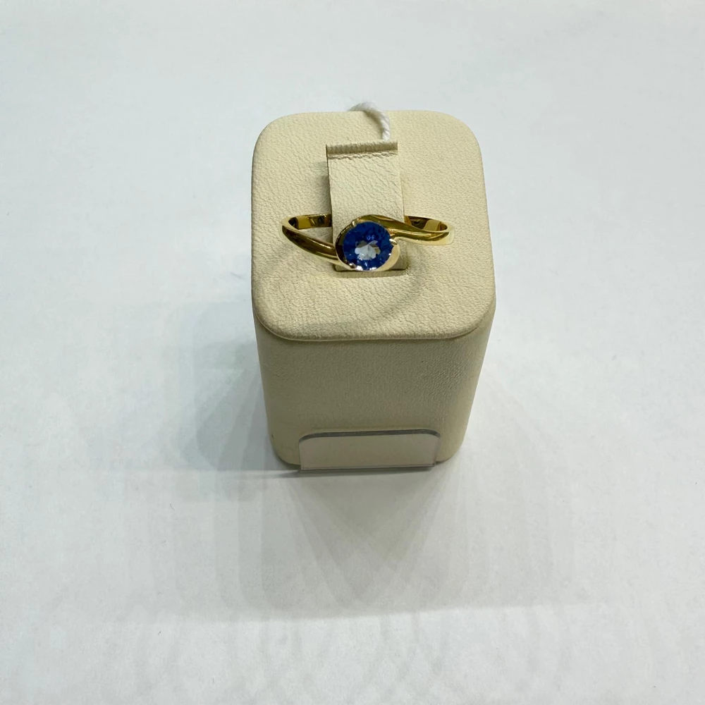 Кольцо с танзанитом из желтого золота 585 пробы