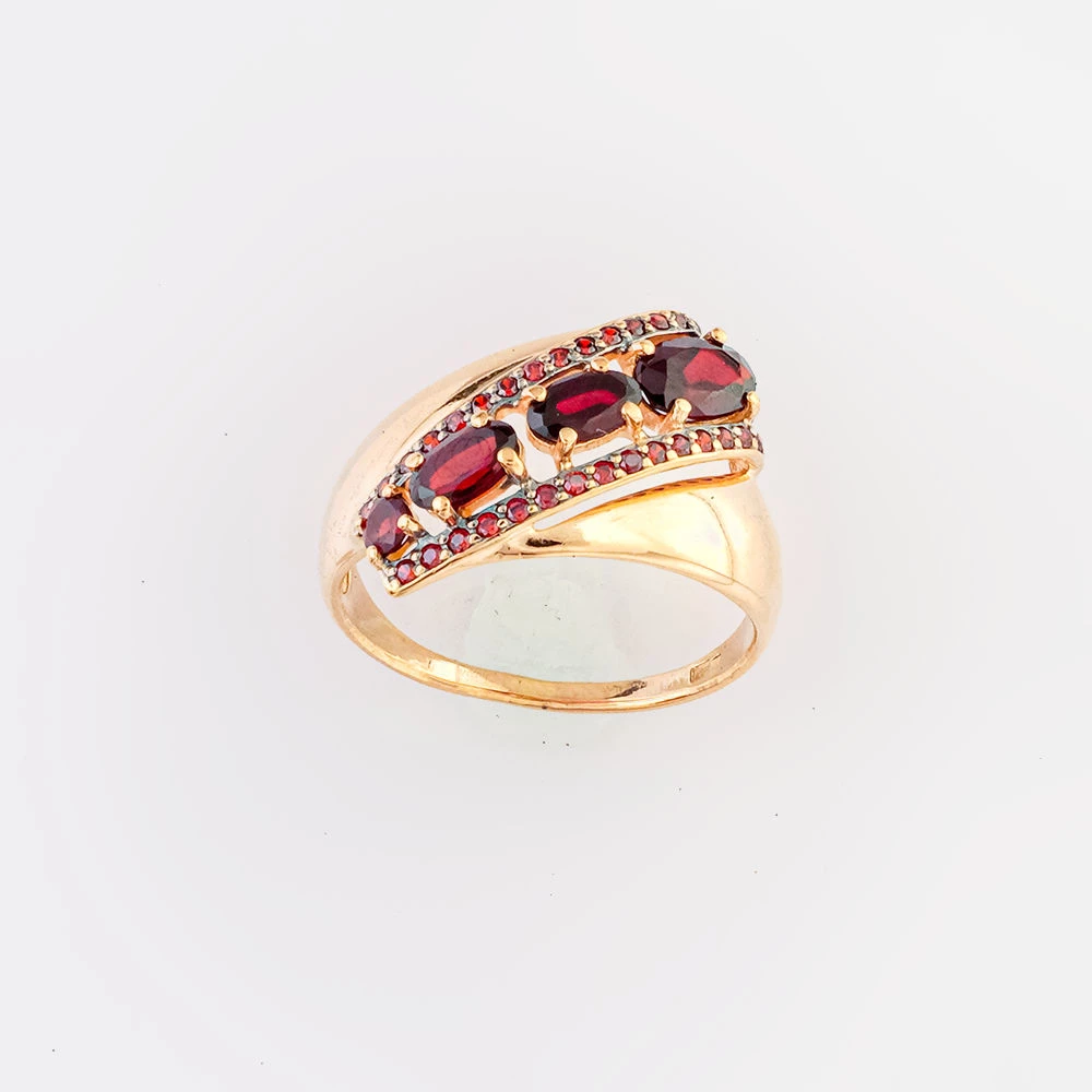 Кольцо с гранатом из красного золота 585 пробы