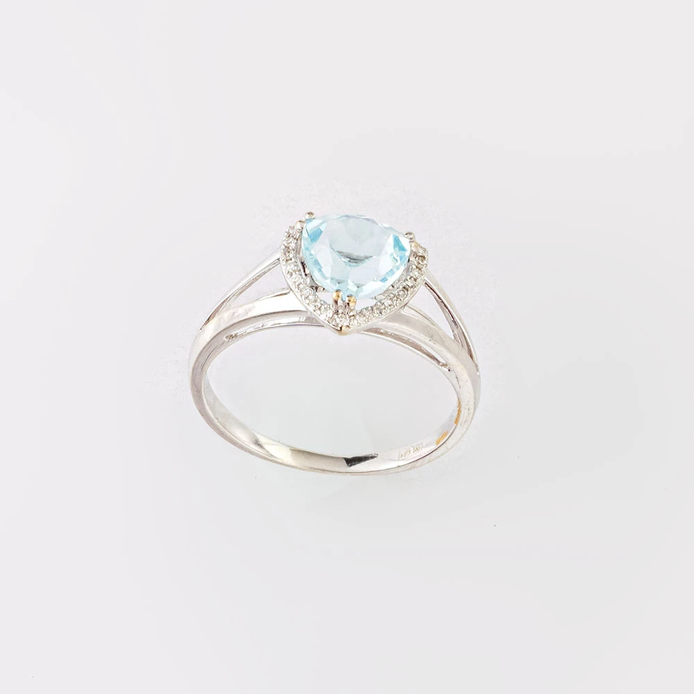 Кольцо с топазом из белого золота 585 пробы