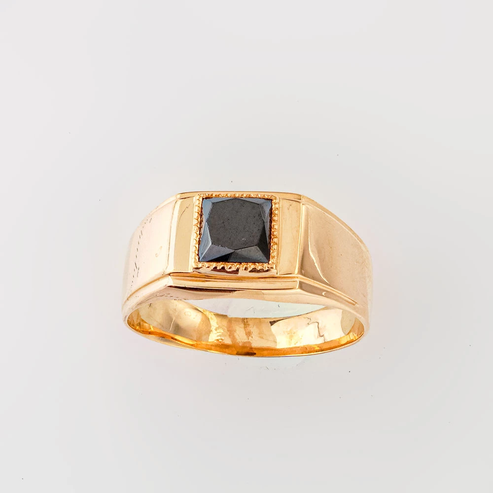 Кольцо с ониксом из красного золота 585 пробы