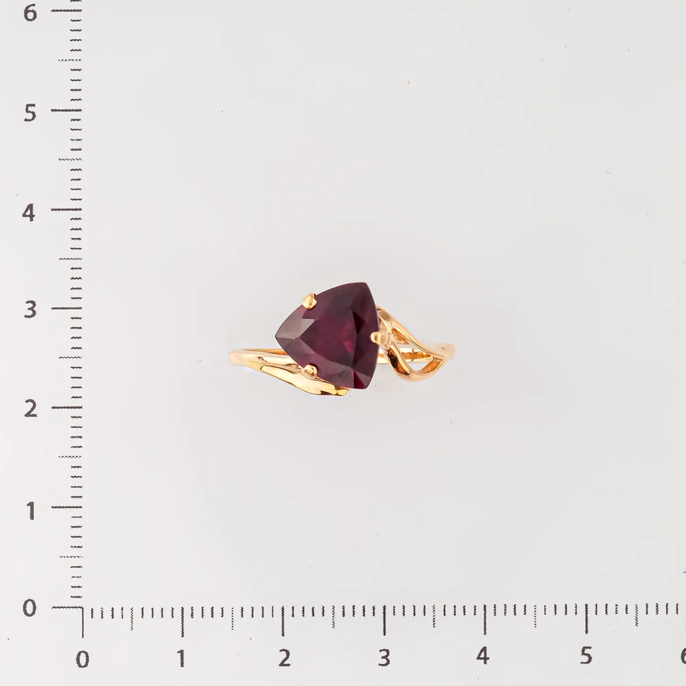 Кольцо с гранатом из красного золота 585 пробы