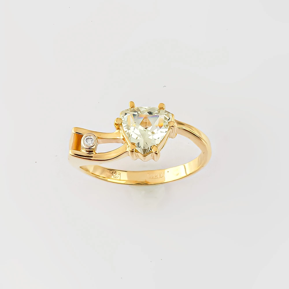 Кольцо с празиолитом из желтого золота 585 пробы