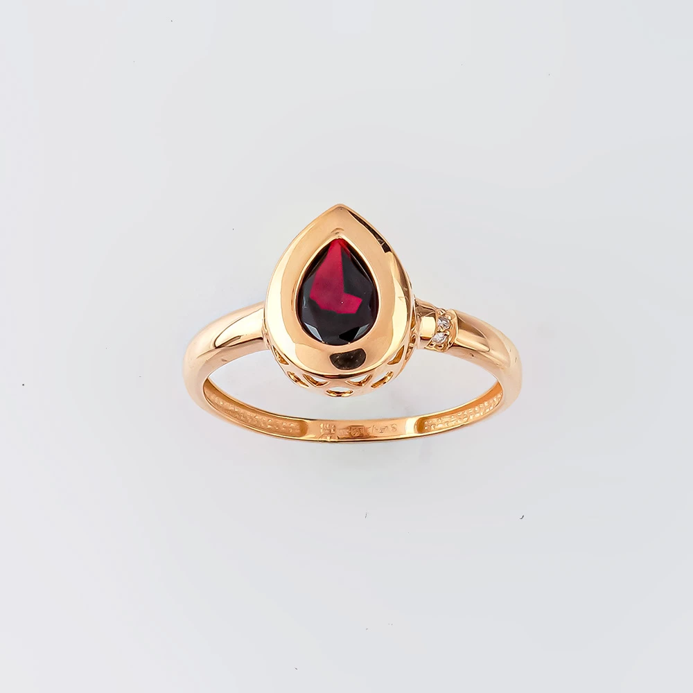 Кольцо с гранатом из красного золота 585 пробы