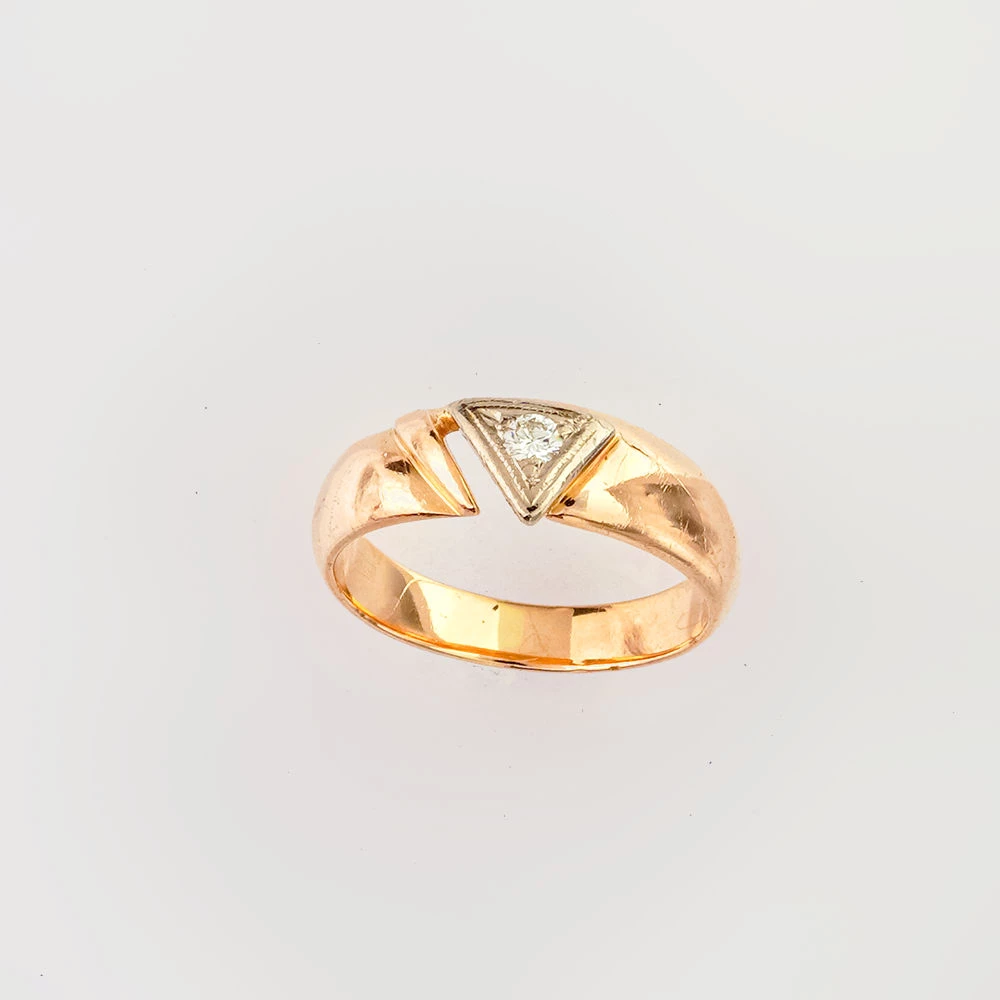 Кольцо с бриллиантом из красного золота 585 пробы