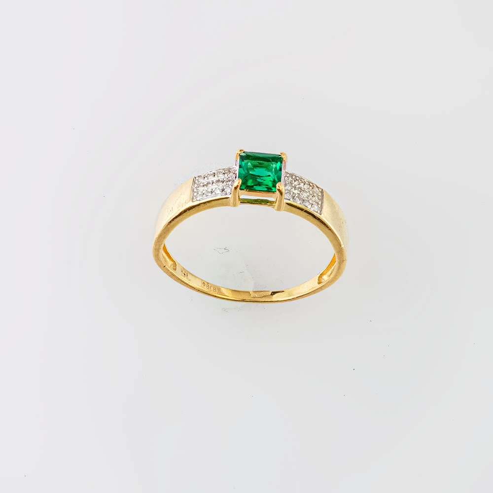 Кольцо с изумрудом синтетическим из желтого золота 585 пробы