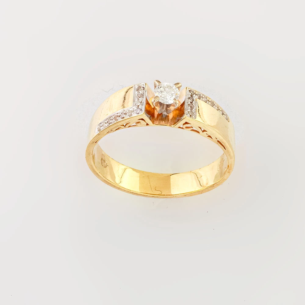 Кольцо с бриллиантом из желтого золота 500 пробы Кольцо с бриллиантом из желтого золота 500 пробы