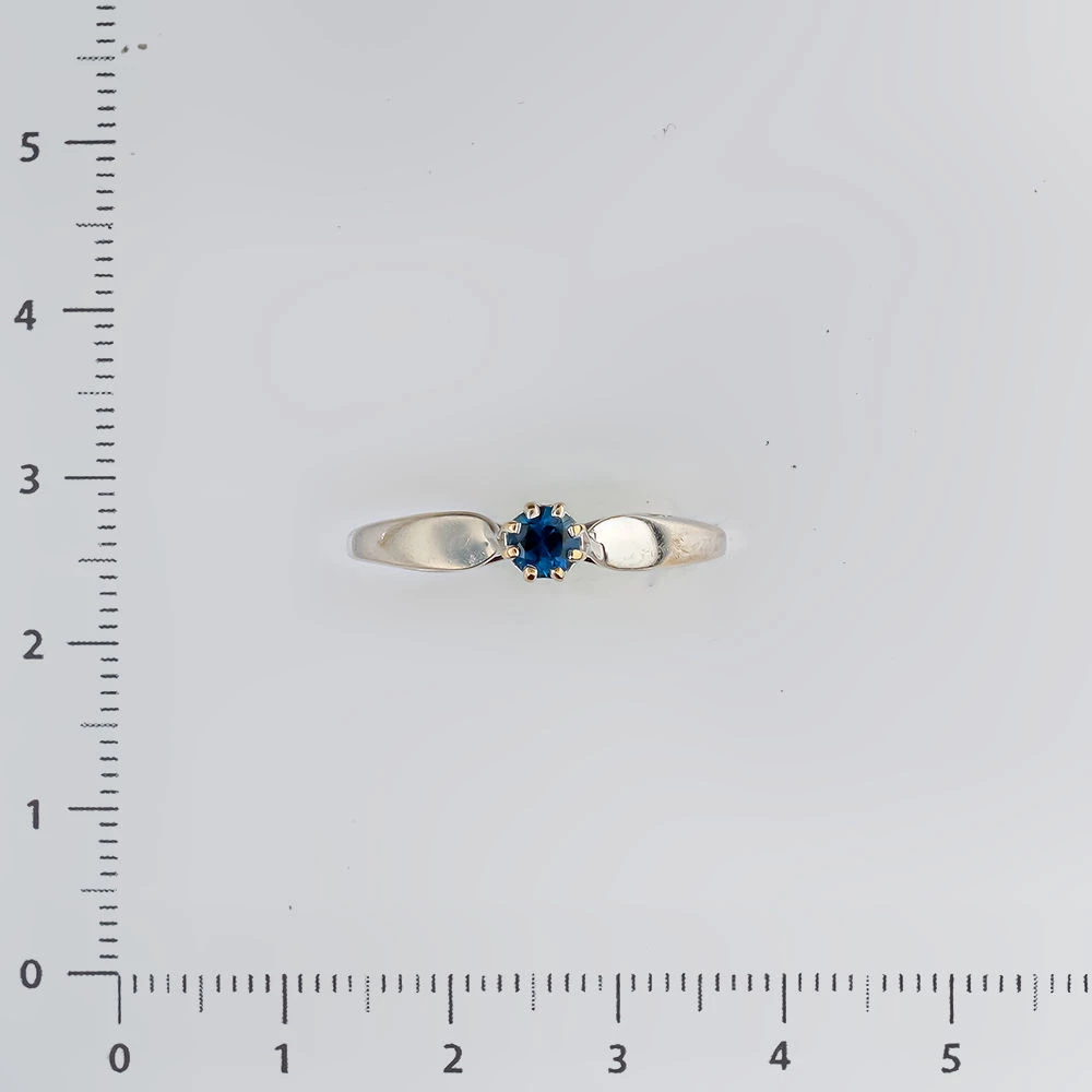 Кольцо с сапфиром из белого золота 585 пробы