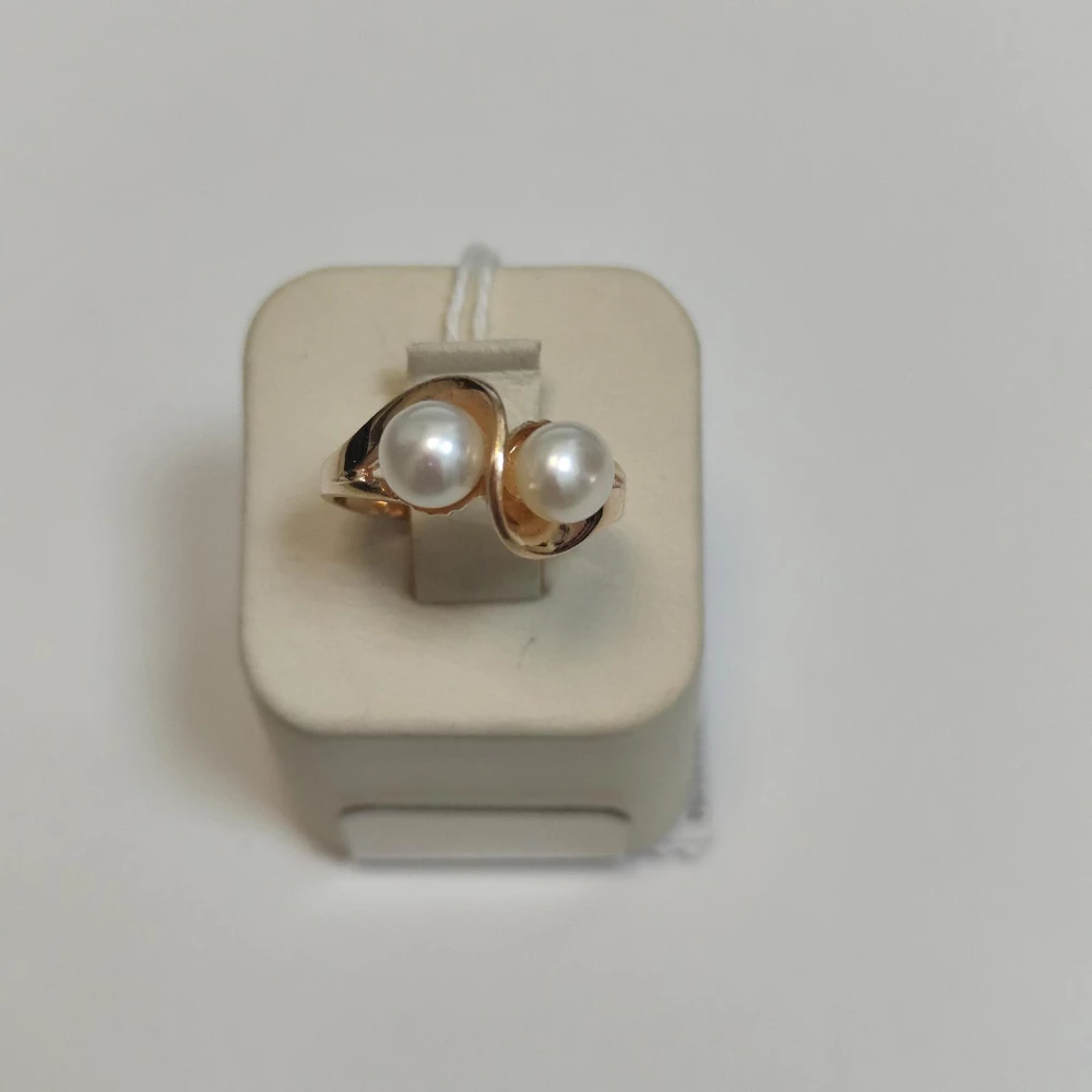 Кольцо с культивированным жемчугом из красного золота 585 пробы