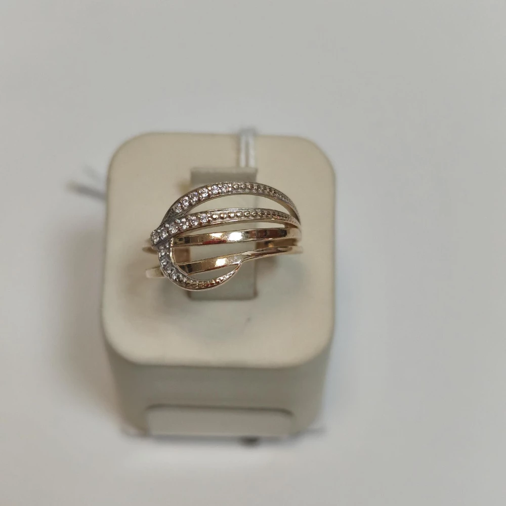 Кольцо с фианитом из красного золота 585 пробы