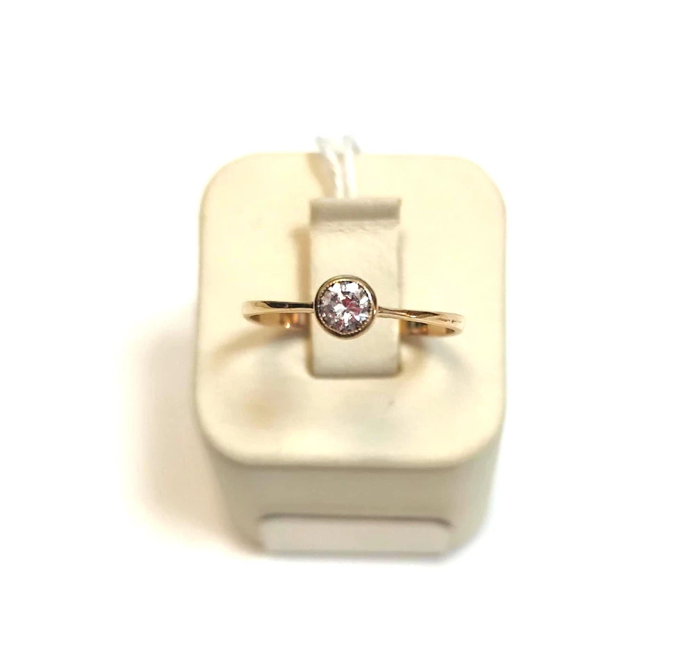 Кольцо с фианитом из красного золота 585 пробы