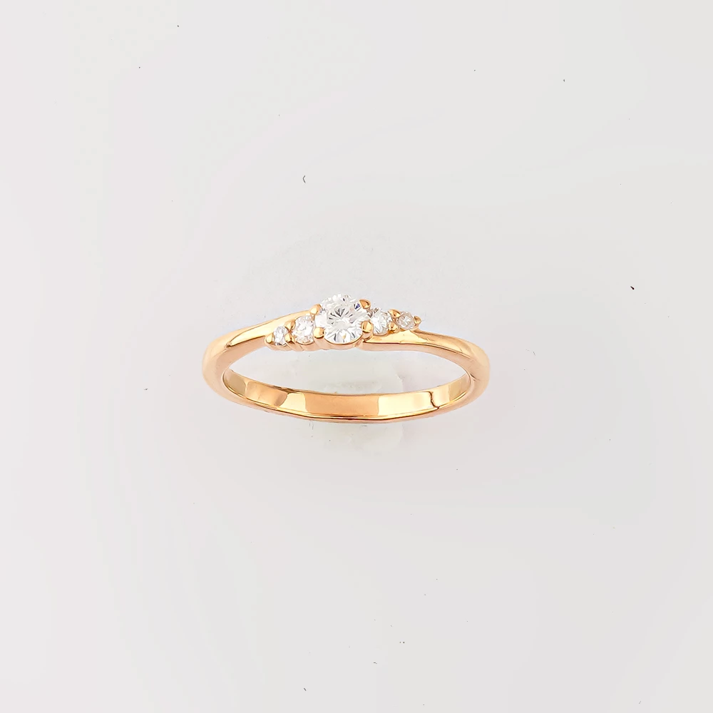 Кольцо с бриллиантом из красного золота 585 пробы