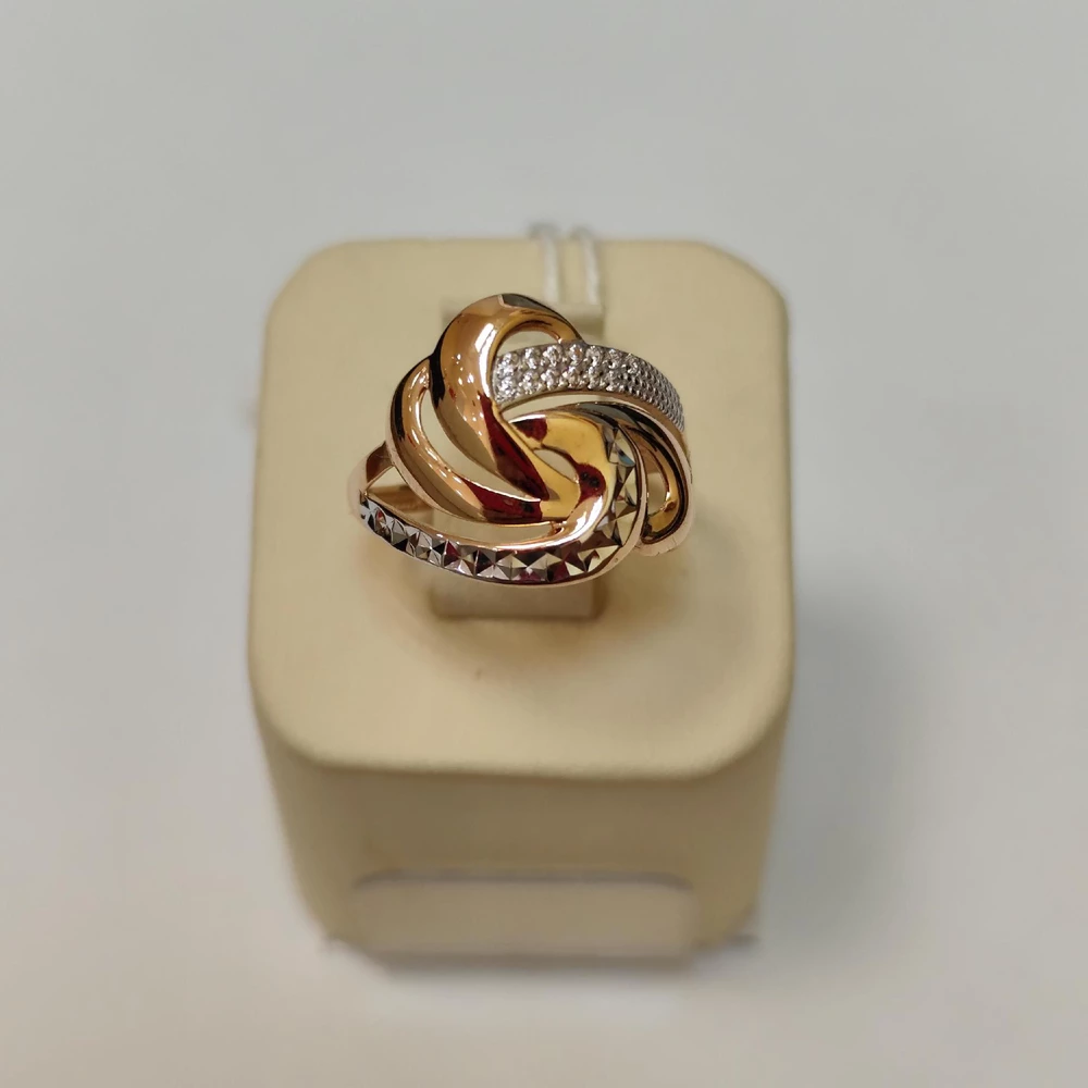 Кольцо с фианитом из красного золота 585 пробы